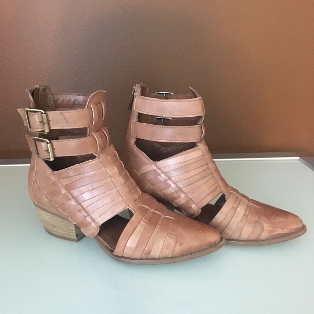 Chinese Laundry Indigo Girl Booties, Cognac, Sz 6